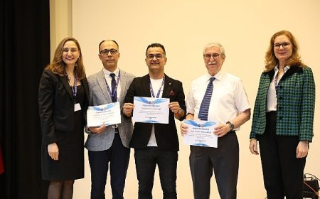 Ege Üniversitesi (EÜ) Tıp Fakültesinde 14 Mart Tıp Bayramı dolayısıyla etkinlik düzenledi.