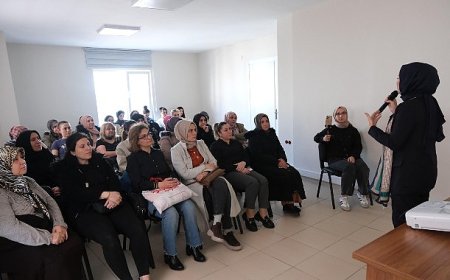 Mutlu Şehir Okulları’nda ebeveyn tutumları konuşuldu