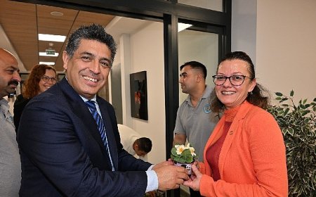 Büyükşehir ve Maski’den Kadın Çalışanlara Özel Hediye