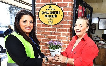 İzmir’in kadın muhtarlarına mor çiçekli sürpriz