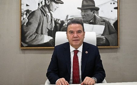 Başkan Muhittin Böcek’in 8 Mart Mesajı