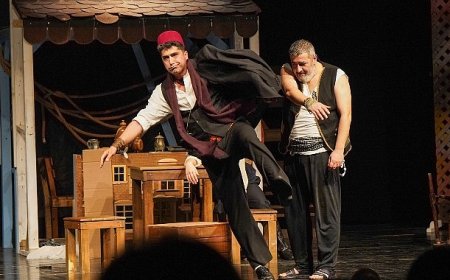 Taşlamalar oyunu Gaziemir’de kahkaha tufanı estirdi