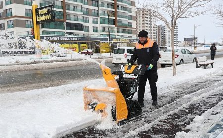 Sivas’ta Son 20 Yılın En Yoğun Karına Karşı Belediye 7/24 Sahada