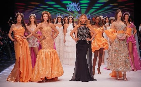 Özge Ulusoy ve Ceren Arslan'lı muhteşem defilede görsel şölen