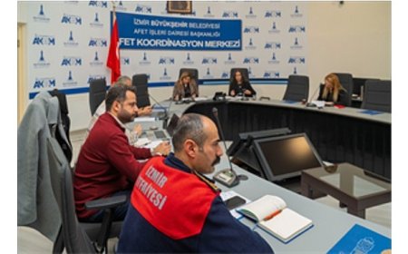 İzmir’de yağış sonrası hasar tespit ve müdahale çalışmaları devam ediyor