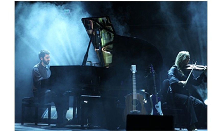 Dünyaca ünlü piyanist İzmir’de ayakta alkışlandı