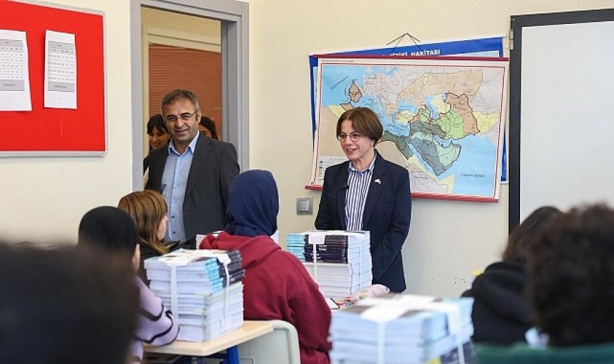 Sınavlara Hazırlanan Öğrencilere Belediye’den Kaynak Desteği