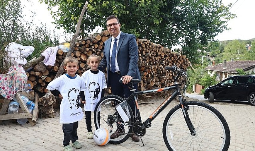 Nilüfer Belediyesi’nden minik Hamza’ya bisiklet sürprizi