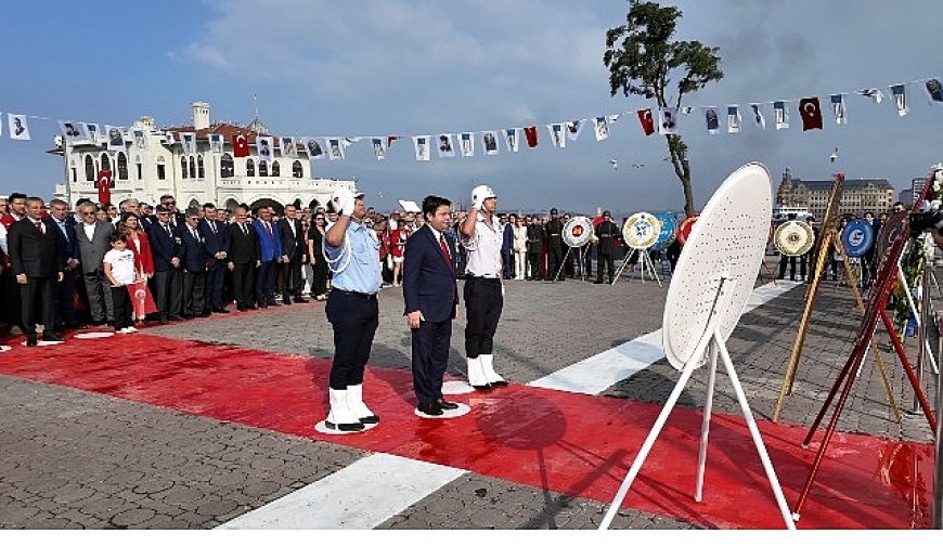 Kadıköy Sokaklarında Zafer Bayramı Coşkusu
