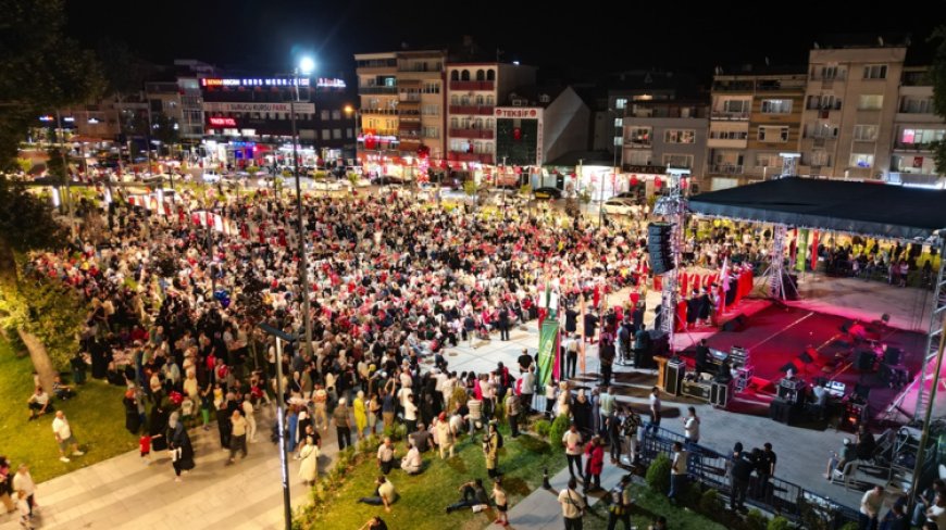 Bursa İnegöl 9. yılda da demokrasi için yine meydanlardaydı