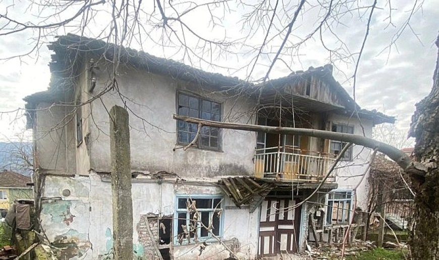 Gölcük Belediyesi riskli yapılara geçit vermiyor