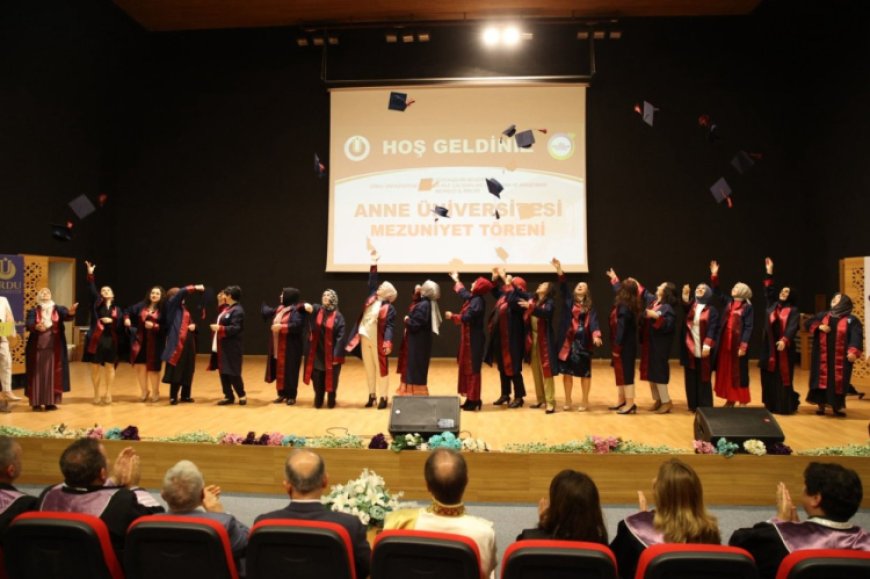 Ordu’da  ‘Anne Üniversitesi’ ilk mezunlarını verdi