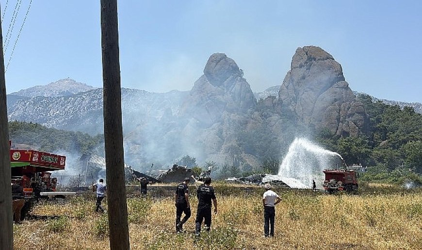 Kemer’de çalılık alanda yangın