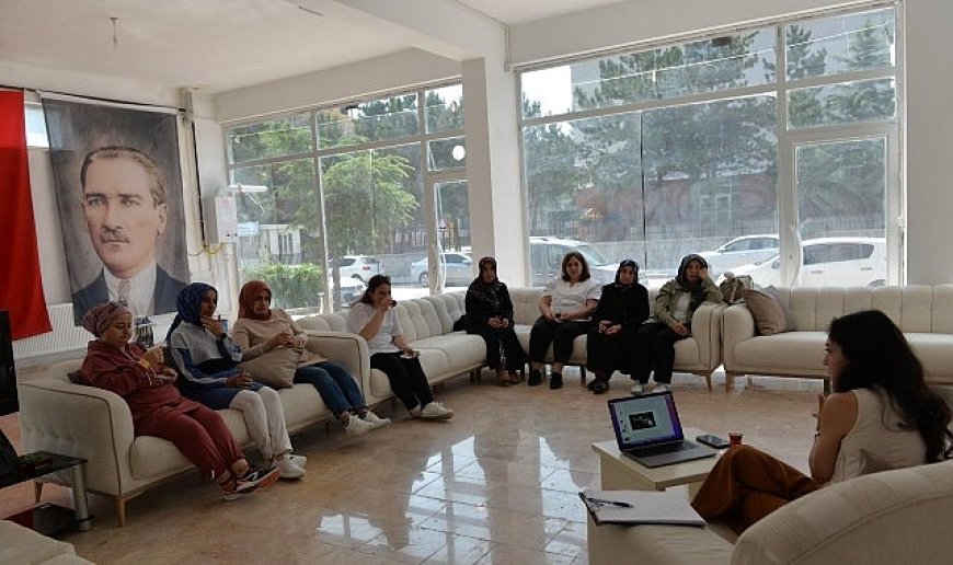 “Kalpten Kalbe Bir Yol Vardır” semineri yoğun ilgi gördü