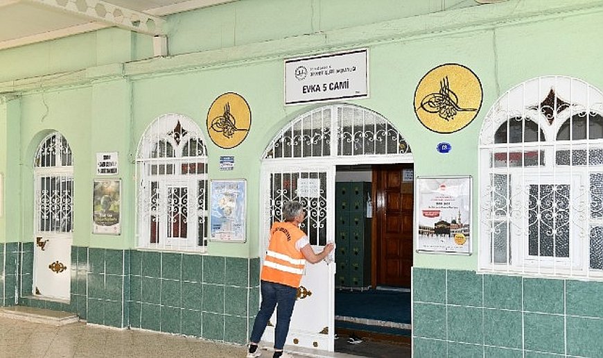 Çiğli’de Camiler Kurban Bayramı’na hazır