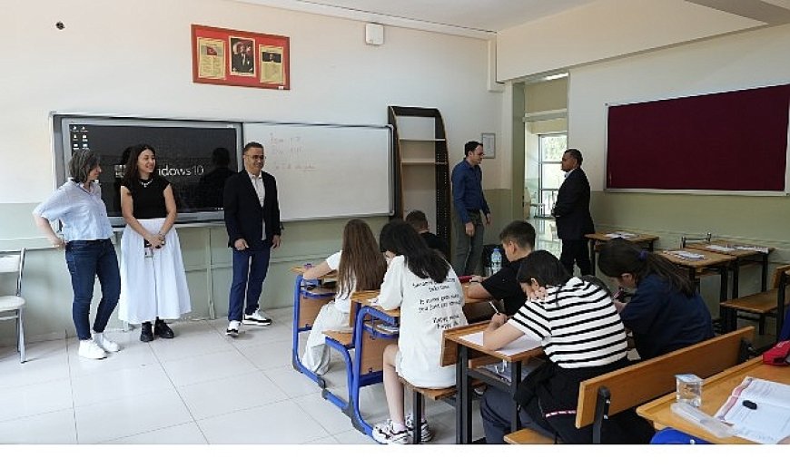 “2025 İzmir Bilim Olimpiyatları (İZBO) 2. Aşama: Yüz Yüze Değerlendirme Sınavı” Gerçekleştirildi