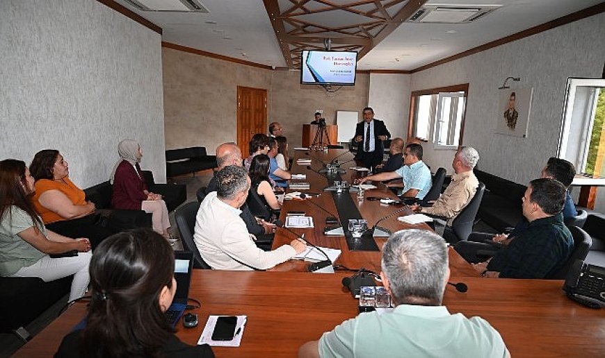 Kemer Belediyesi’nde halkla ilişkiler ve iletişim semineri