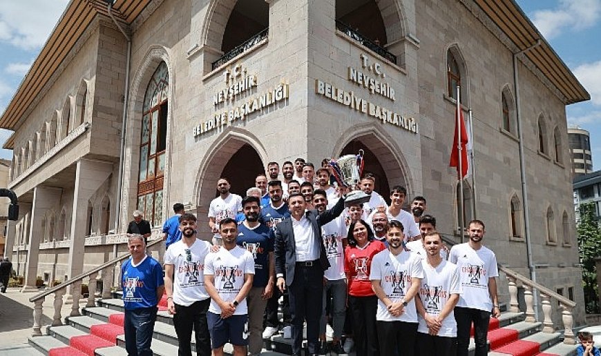 Suvermez Kapadokyaspor’dan, Belediye Başkanı Rasim Arı’ya Ziyaret