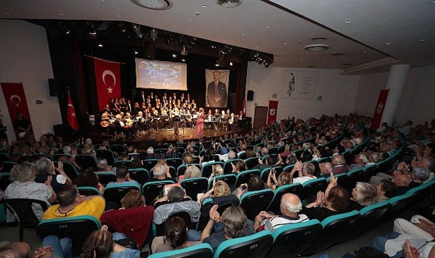 K​onaklılar yaza şarkılarla ‘​Merhaba’ dedi