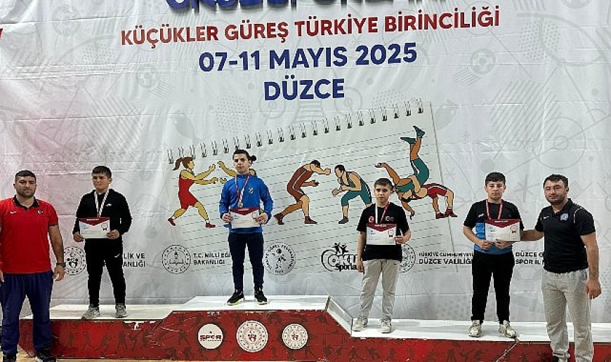 Kartepeli Güreşçi Türkiye Şampiyonu Oldu