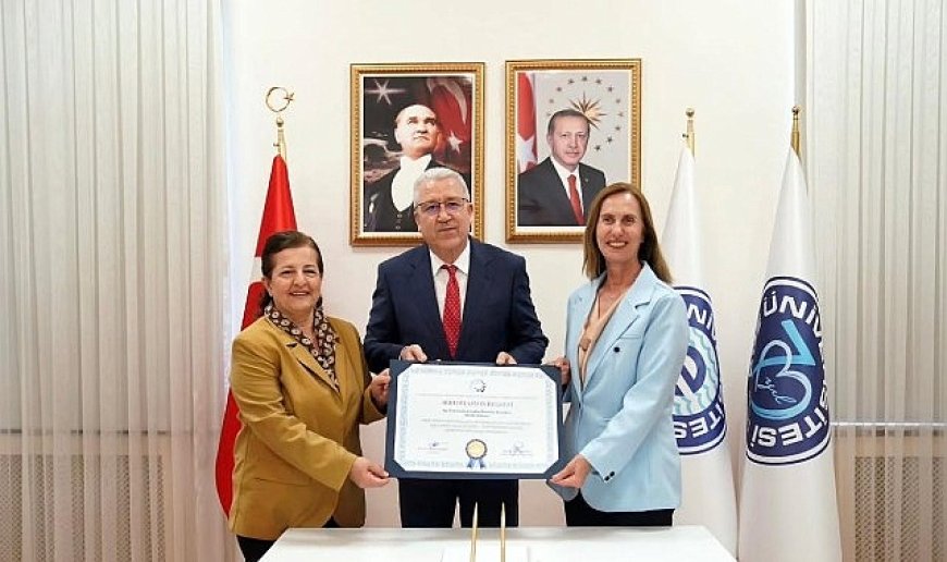 Ege Üniversitesi Ebelik Bölümü Eğitimde Kaliteyi Tescilledi