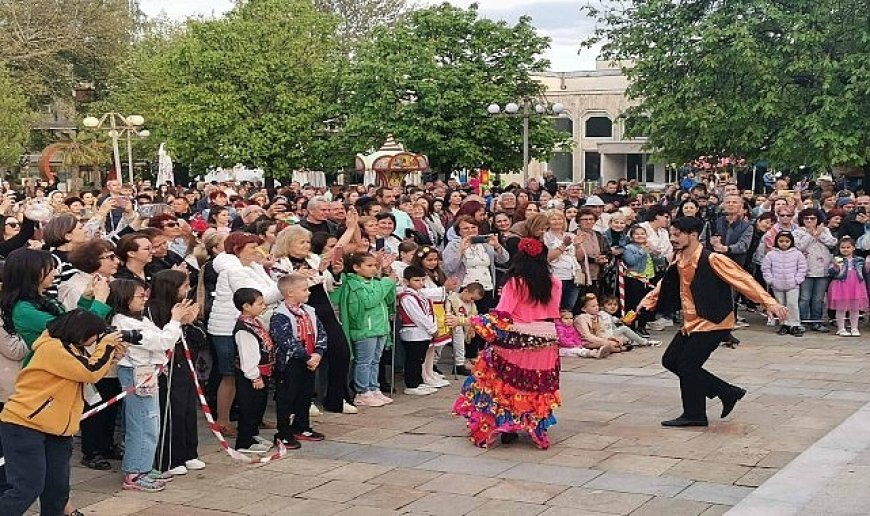Nilüfer Belediyesi Halk Dansları Topluluğu Bulgaristan’da alkışları topladı