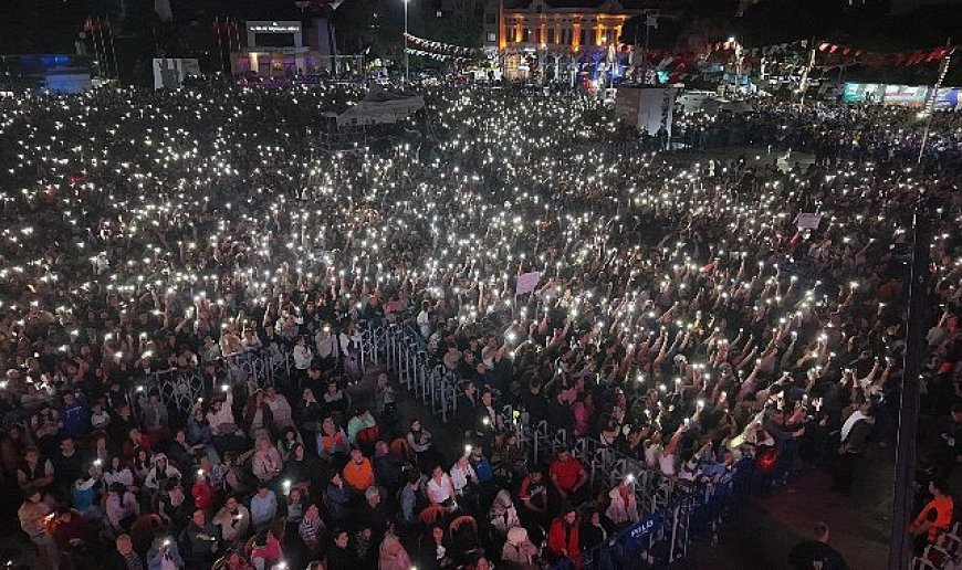 Uluslararası Manisa Mesir Macunu Festivali’nde Kenan Doğulu Coşkusu