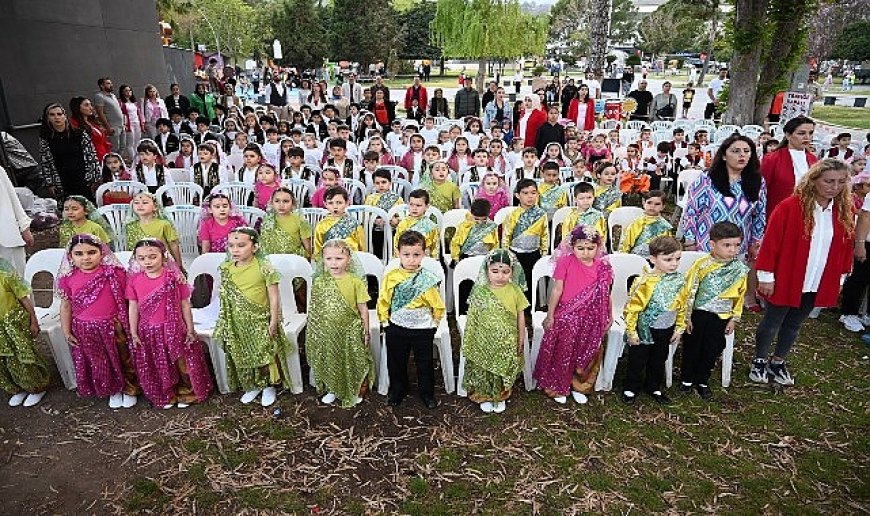 Minik öğrencilerden 23 Nisan gösterisi