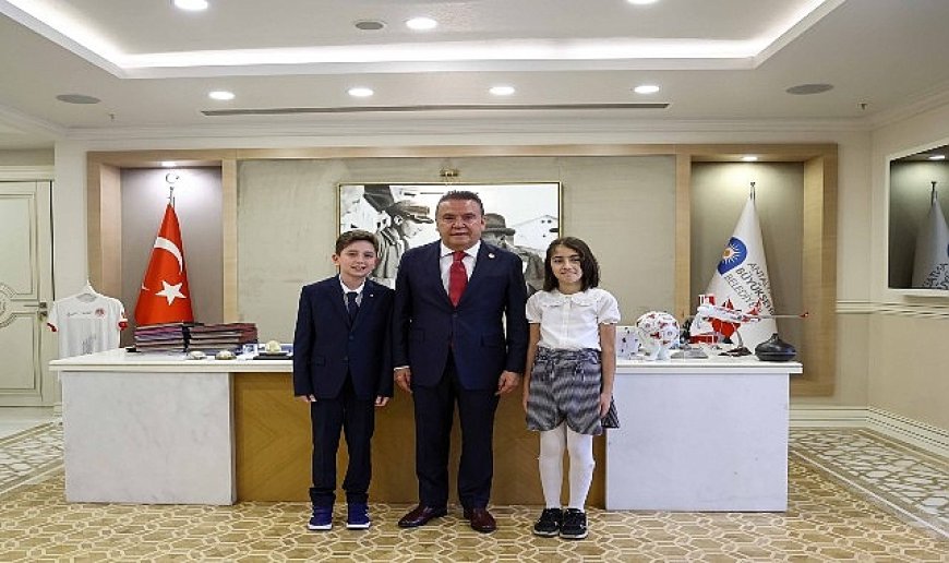 Başkan Böcek makamını çocuk başkana devreti