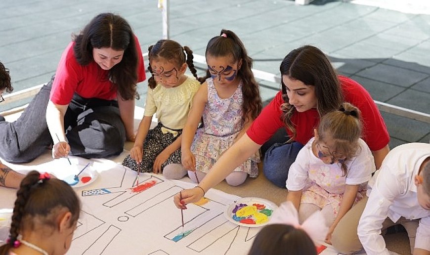 Vodafone gönüllüleri, Gaziantepli çocukların 23 Nisan coşkusuna ortak oldu