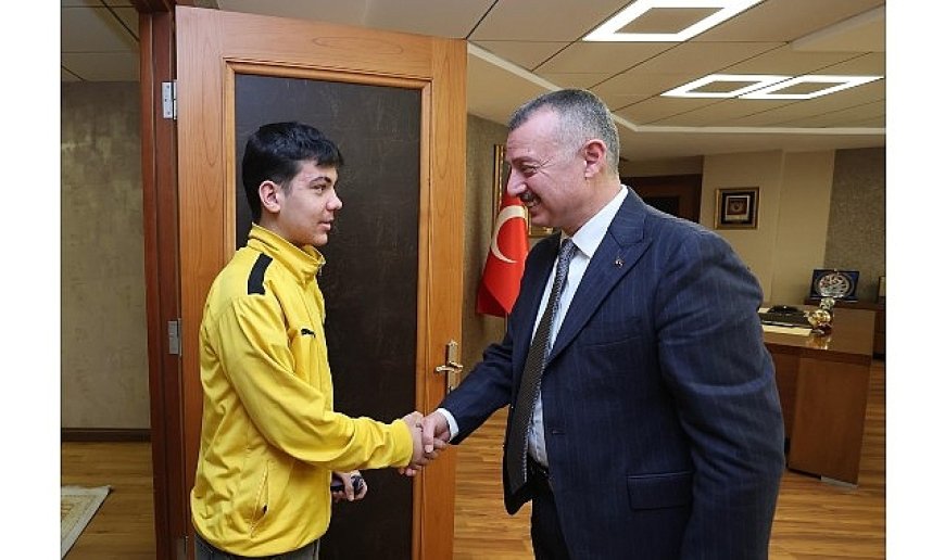 Kocaelisporlu Efe Kartal’dan Büyükakın’a ziyaret