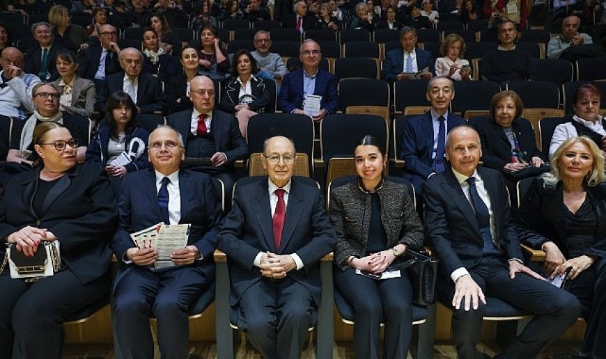 Müzik ve Ankara sevdalısı Cenap And anısına gerçekleştirilen açılış konseriyle başkentte çoksesli müziğin coşkusu başladı