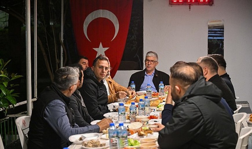 Başkan Eşki sahurda minibüsçülerle buluştu   