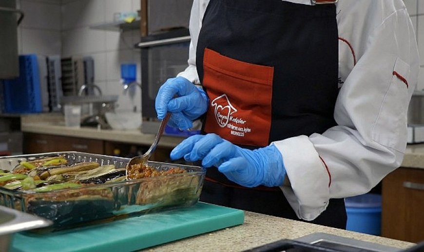 Beyaz Kalpler gönüllere dokundu