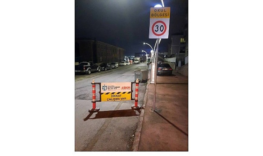 Büyükşehir gece de durmadan çalışıyor