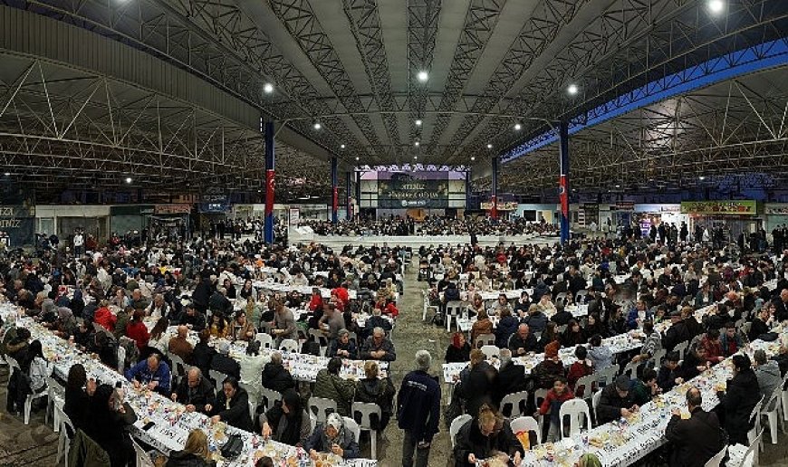 Balçova’da binlerce kişi iftar sofrasında buluştu