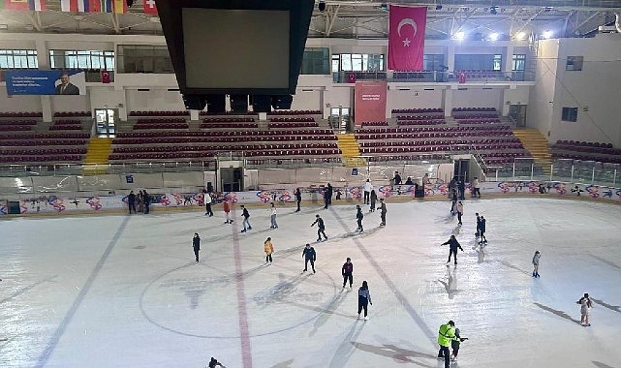 Kadınlar buz pistinde buluştu