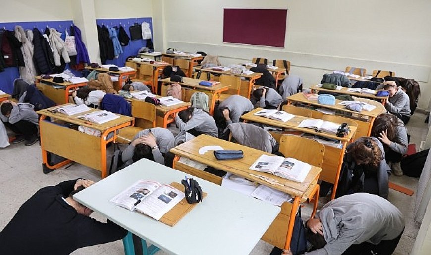 Deprem Haftası’nda öğrenciler olası afetlere karşı deneyim kazandı;  Büyükşehir, öğrencilere afet bilinci aşılıyor