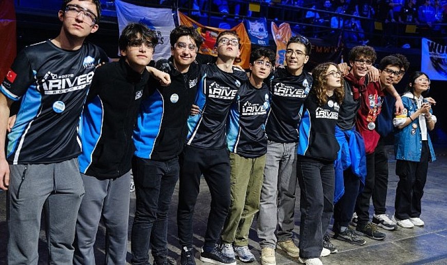 Robotlar Derinlere Dalıyor! Lise Öğrencileri Okyanus Temalı Robotlarını Tasarlıyor!