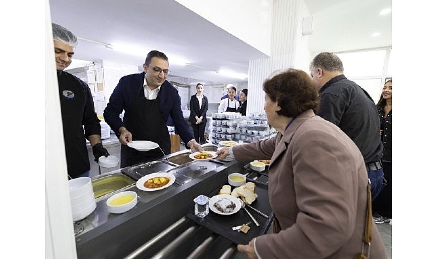 Balçova Belediyesi'nden İhtiyaç Sahiplerine Sıcak Yemek Desteği