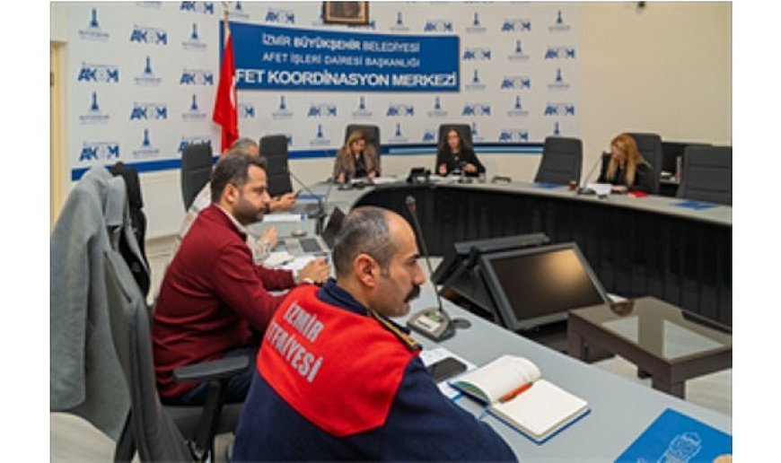 İzmir’de yağış sonrası hasar tespit ve müdahale çalışmaları devam ediyor