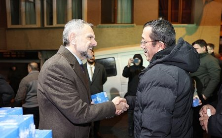 Başkan Vekili Akın’dan kandil simidi ikramı