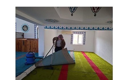 Ramazan öncesi camilerde temizlik yapıldı