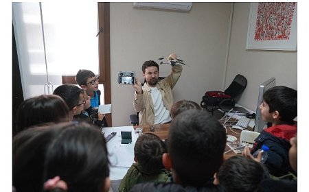 Seferihisar’da miniklerden anlamlı ziyaret: Başkan Yetişkin öğrencilerle buluştu