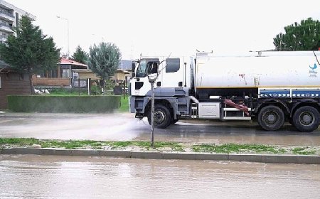 Aliağa Belediyesi Yağmur Sonrası Sahada
