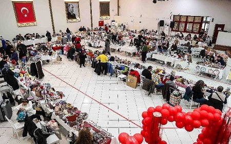 Buca Belediyesi Hediyelik Eşya Pazarı’na yoğun ilgi