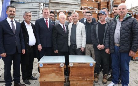Büyükşehir'den arıcılara kovan desteği