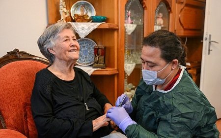 Bornova’da yaşlı ve engelliler evlerinde yalnız değil