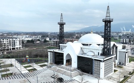 Kartepe Kent Meydanı Camii ilk teravihle açılıyor