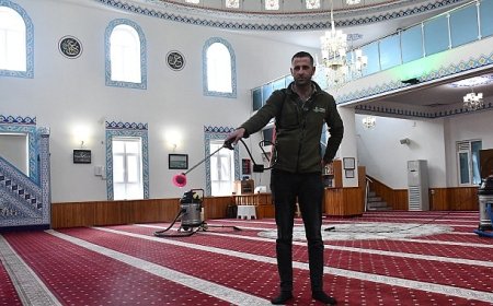 Torbalı’da Camiler Ramazan’a Hazır:  Belediyeden Kapsamlı Temizlik